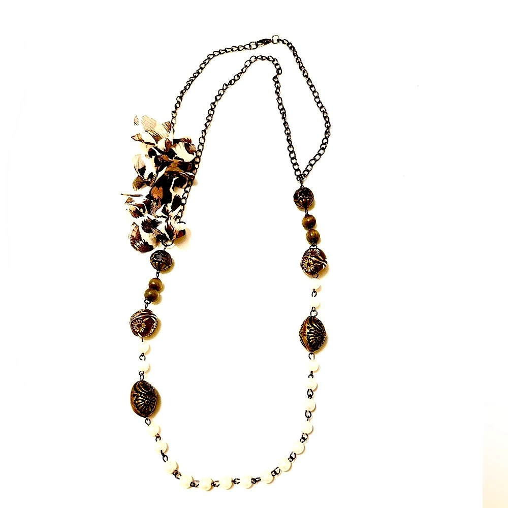 Hot Fashion Necklace! Pearls, cheetah print flowers and beads! So fun!